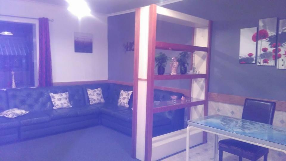 Piwaka Lodge بِكتون المظهر الخارجي الصورة